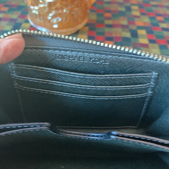 Michael Kors Wristlet NWOT - Picture 6 of 6